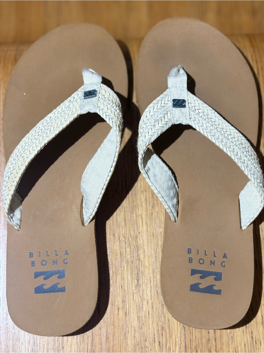 Billabong Kai Sandals in tan with a braided white vegan leather strap. Size 7